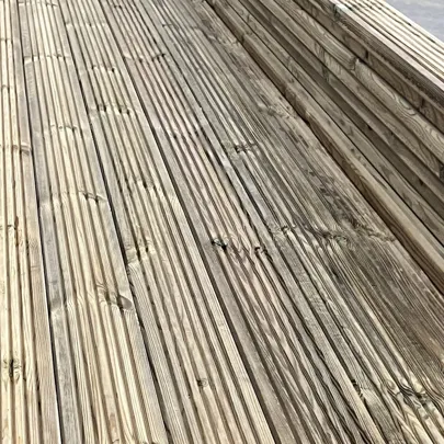 Decks de Pinho Verde - 28x120x4800 1 classe